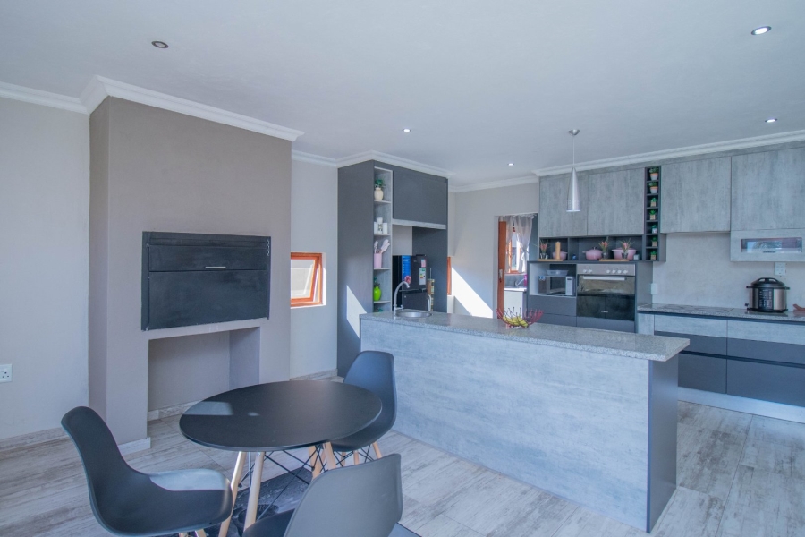 3 Bedroom Property for Sale in Xanadu North West